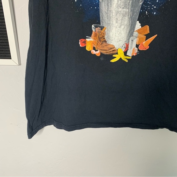 Raccoon In Trash Can Short Sleeve Crewneck Tee Size Extra Large - Picture 5 of 11